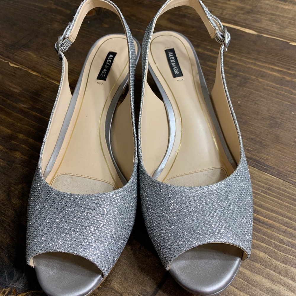 Silver dress shoes - Picture 1 of 1